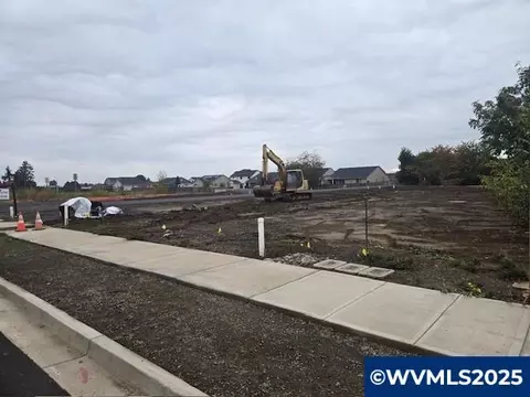 1251 Brown St, Woodburn, OR 97071