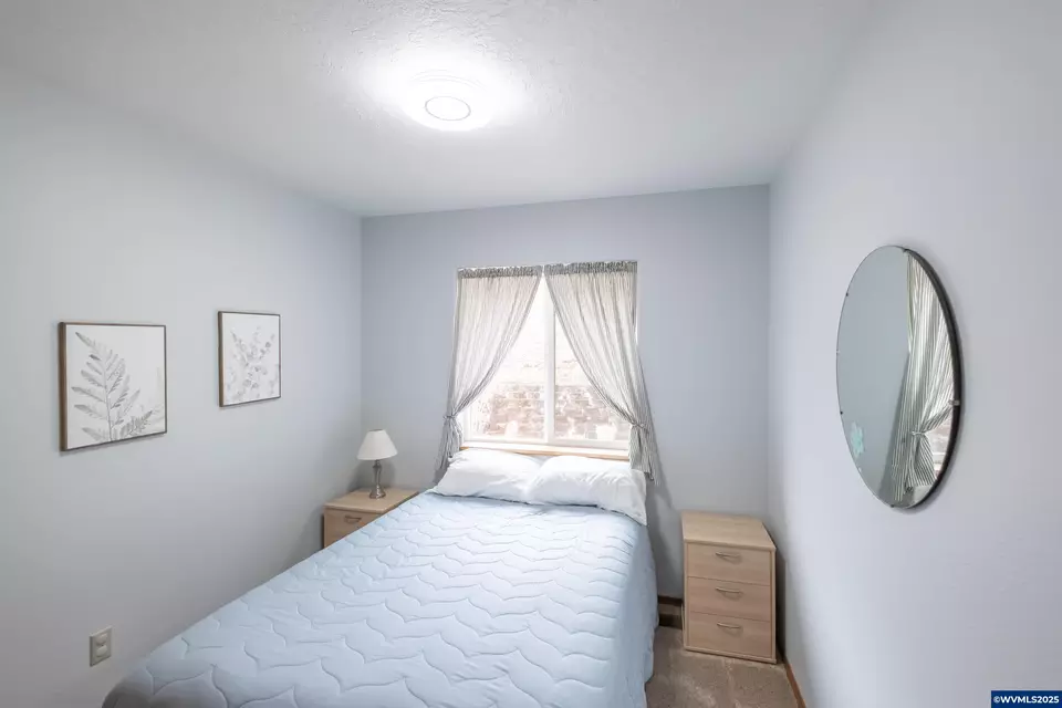 Bedroom - 16000 Airlie Rd, Monmouth, OR 97361 photo 4 of 4