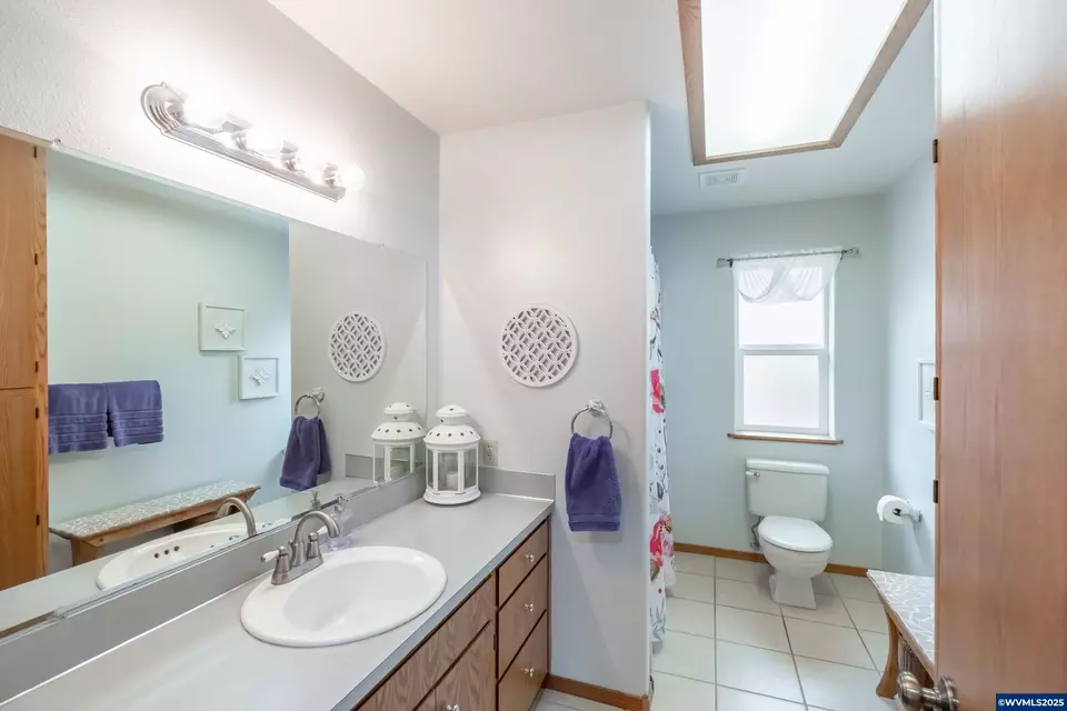 Bath - 16000 Airlie Rd, Monmouth, OR 97361 photo 2 of 3
