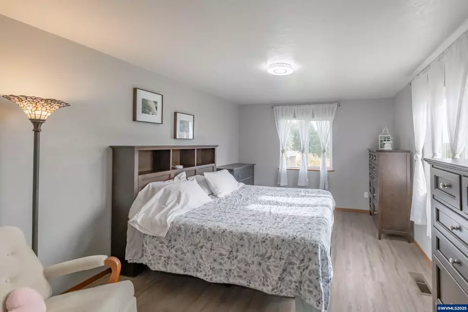Bedroom - 16000 Airlie Rd, Monmouth, OR 97361 photo 1 of 4