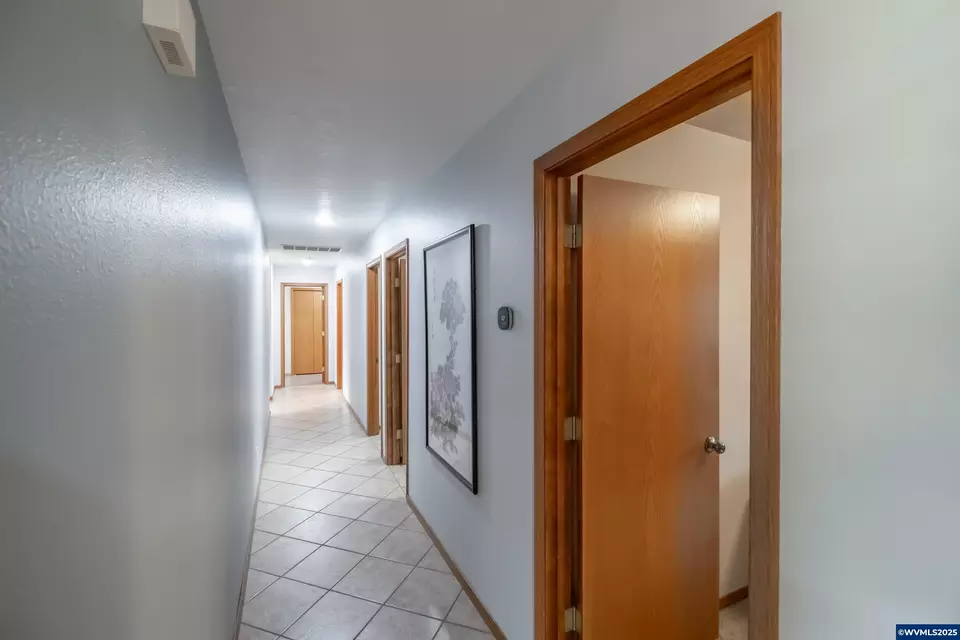 Entry Way - 16000 Airlie Rd, Monmouth, OR 97361 photo 3 of 4