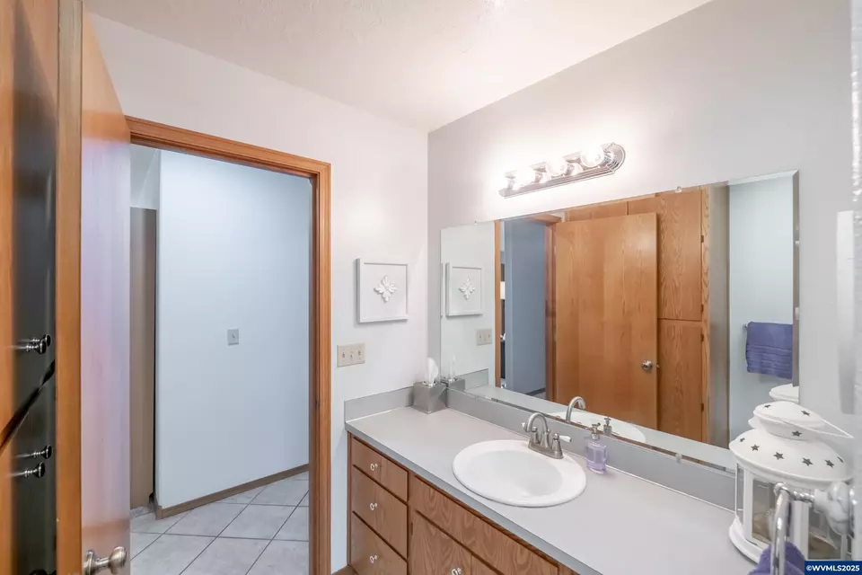 Bath - 16000 Airlie Rd, Monmouth, OR 97361 photo 3 of 3