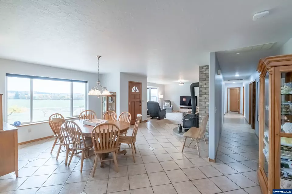 Entry Way - 16000 Airlie Rd, Monmouth, OR 97361 photo 1 of 4