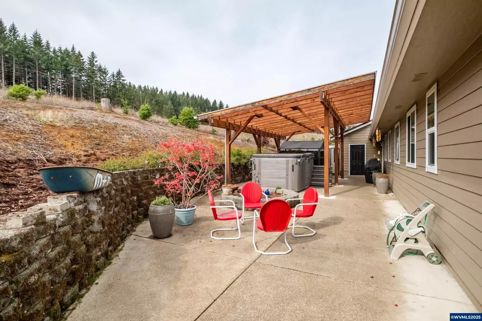 Exterior - 16000 Airlie Rd, Monmouth, OR 97361 photo 10 of 13