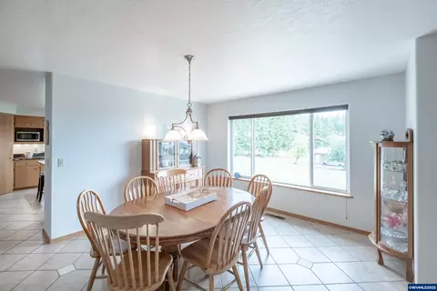 Dining - 16000 Airlie Rd, Monmouth, OR 97361 photo 1 of 1