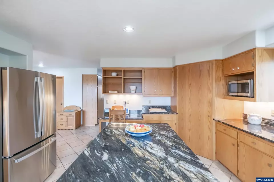 Kitchen - 16000 Airlie Rd, Monmouth, OR 97361 photo 6 of 6