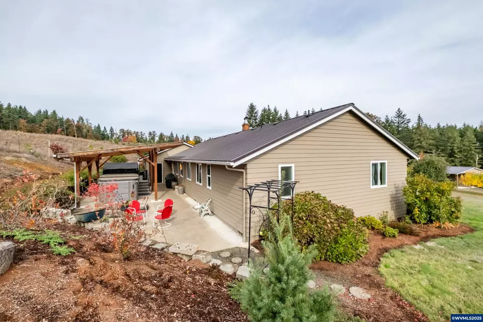 Exterior - 16000 Airlie Rd, Monmouth, OR 97361 photo 9 of 13