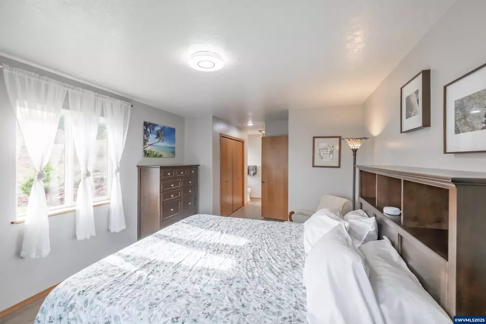 Bedroom - 16000 Airlie Rd, Monmouth, OR 97361 photo 3 of 4