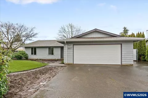 997 Julie St N, Keizer, OR 97303