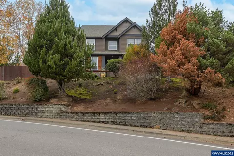 1321 Chapman Hill Dr NW, Salem, OR 97304