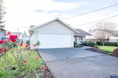 980 Cleveland St, Aumsville, OR 97325