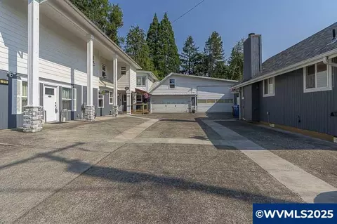 211 Sunset Ave N, Keizer, OR 97303