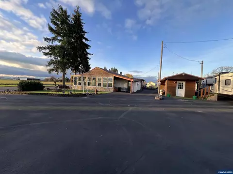 1590 W 2nd St, Halsey, OR 97348