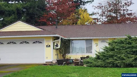 4376 Vernon Lp Lp NE, Salem, OR 97305