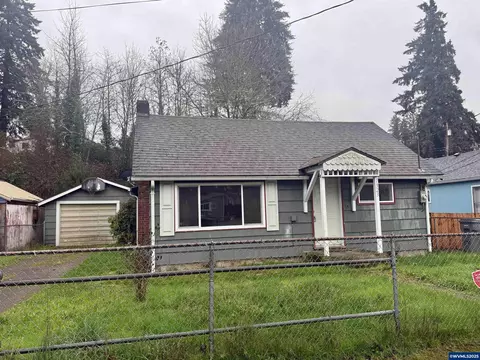1323 Hawthorne St, Sweet Home, OR 97386