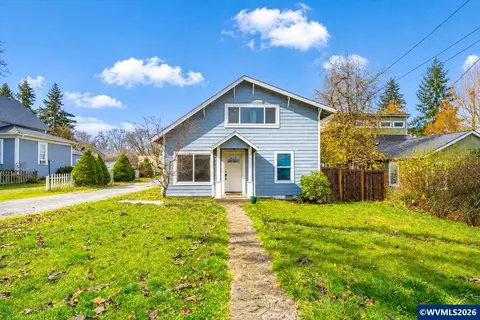 515 Norway St, Silverton, OR 97381