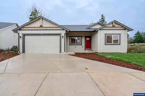 1423 45th Ave, Sweet Home, OR 97386