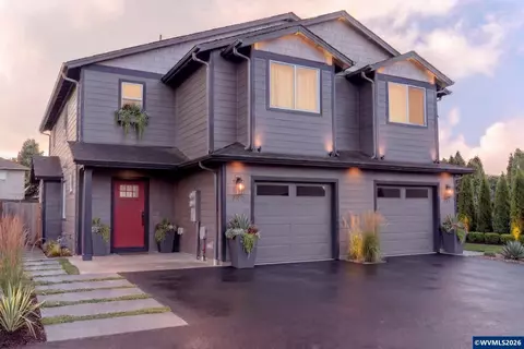 780 E 778 E Jefferson St, Stayton, OR 97383