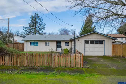 905 Ash St, Brownsville, OR 97327