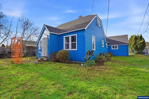 789 Hall St, Woodburn, OR 97071