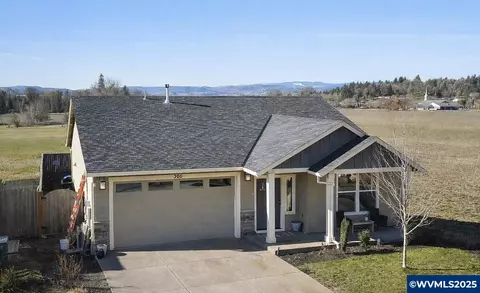 500 Merlot St, Amity, OR 97101