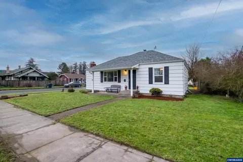 590 Monmouth St, Independence, OR 97351