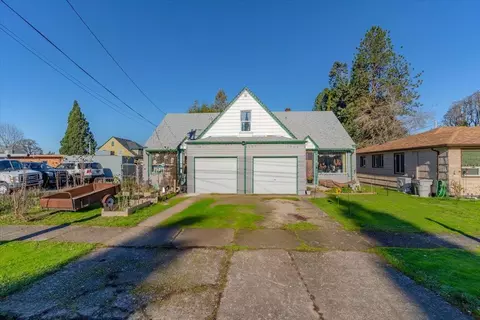 55 E Carolina St, Lebanon, OR 97355