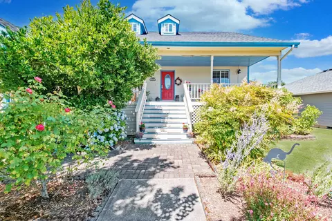 1370 Bentley St E, Monmouth, OR 97361