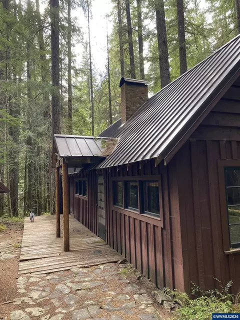 18 Marion Lake Rd, Idanha, OR 97350