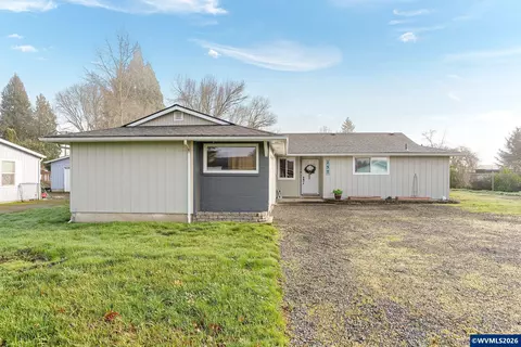 257 N 6th St, Jefferson, OR 97352