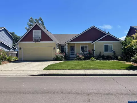 323 NW Pacific Hills Dr, Willamina, OR 97396