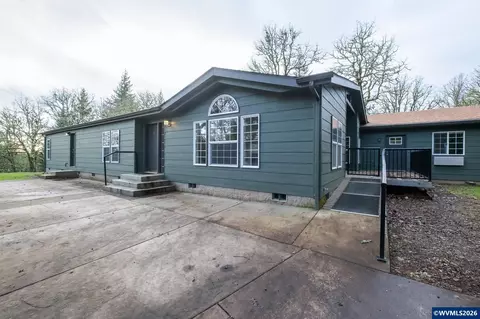 24869 Gap Rd, Brownsville, OR 97327
