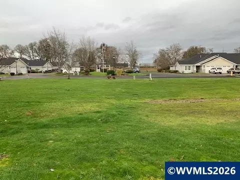 62 S Place Way, Lebanon, OR 97355