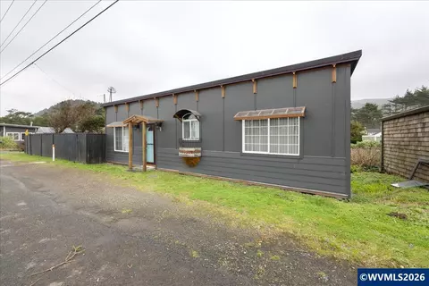 1940 Highway 101, Rockaway Beach, OR 97136