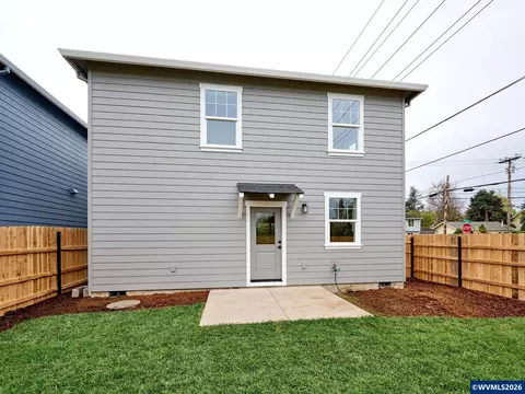 Exterior - 818 Pine St, Silverton, OR 97381 photo 6 of 7
