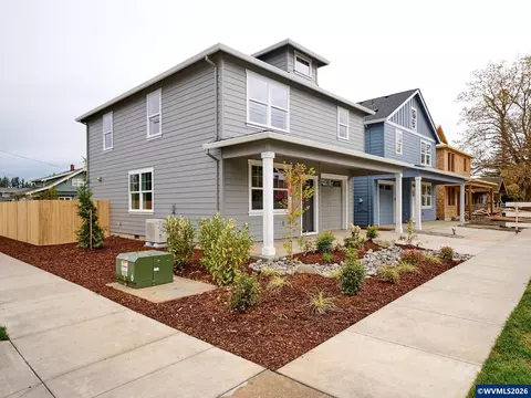 Exterior - 818 Pine St, Silverton, OR 97381 photo 3 of 7