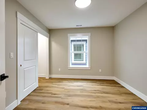 Bedroom - 818 Pine St, Silverton, OR 97381 photo 5 of 6