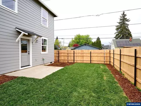 Exterior - 818 Pine St, Silverton, OR 97381 photo 7 of 7