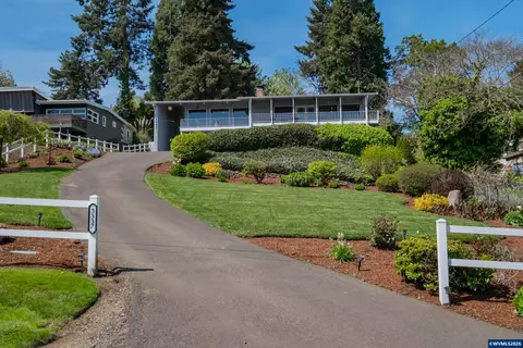 3337 13th St SE, Salem, OR 97302