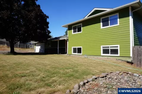 2305 Mosswood Ct S, Salem, OR 97306