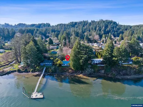 2032 SE Garden Way, Waldport, OR 97394