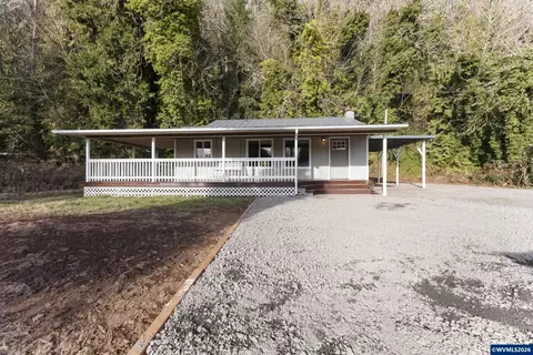 28130 Water Ln, Sweet Home, OR 97386