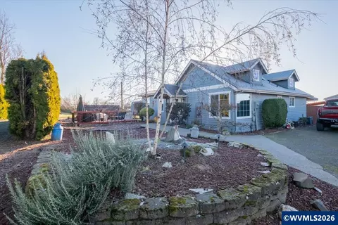 1005 Foxglove Ln, Mount Angel, OR 97362
