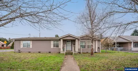 21 Nandina St, Sweet Home, OR 97386