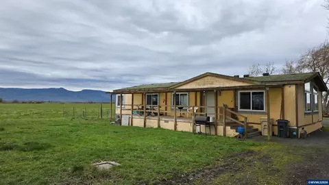 30540 Priceboro Dr, Harrisburg, OR 97446