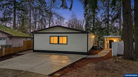 1598 40th Ln, Sweet Home, OR 97386