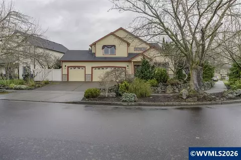 4374 Log Dr NE, Salem, OR 97305