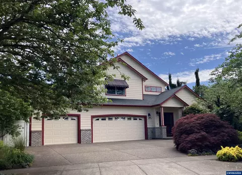 4374 Log Dr NE, Salem, OR 97305
