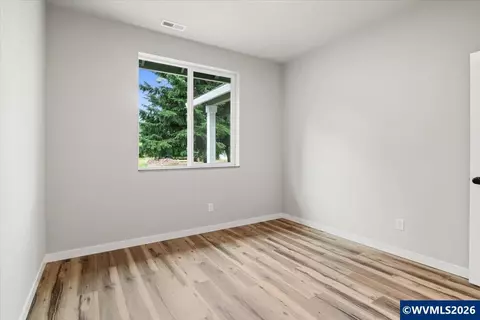 Bedroom - 2426 Oak St, Lyons, OR 97358 photo 9 of 9