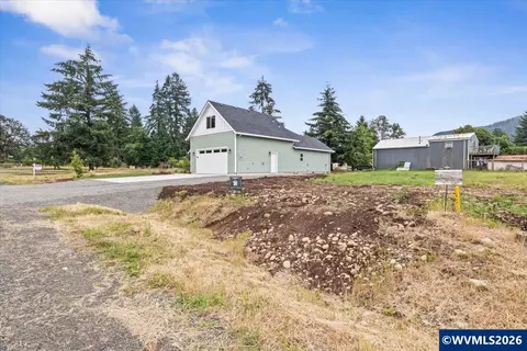 Exterior - 2426 Oak St, Lyons, OR 97358 photo 7 of 7